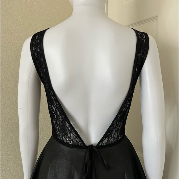 Walter by Walter Baker Black lace Mini flowy dress - Picture 5 of 10